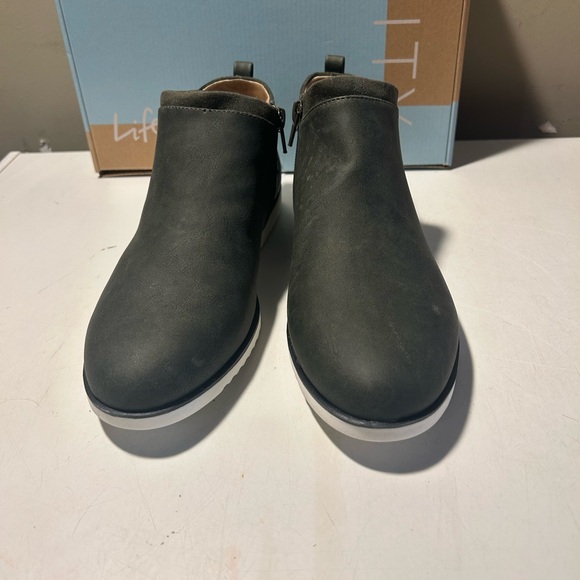 LifeStride velocity 2.0 comfortable ankle booties army green zip sides size 8 - Picture 2 of 10